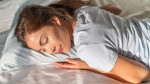 Tại sao nằm sấp lại gây khó ngủ?