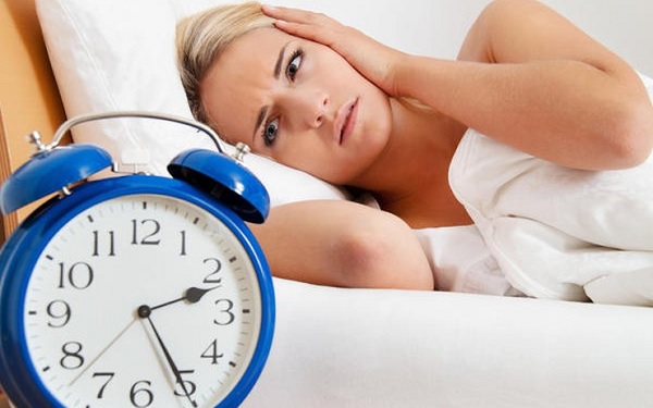Thức dậy quá sớm có tốt không? Mách bạn cách khắc phục hiệu quả