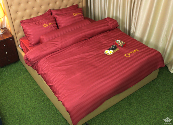 Chăn ga gối khách sạn Olympia cotton lụa 7 món màu đỏ OCL7M01